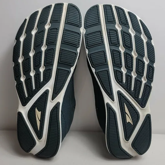 Men's Sneakers &amp; Athletic Shoes Altra Escalante 3 Sneakers Size 11.5 Black