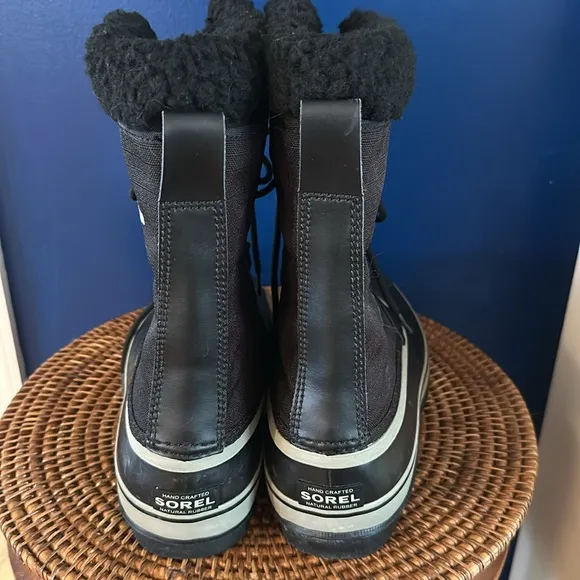 Men’s SOREL Caribou Waterproof Nubuck and Rubber Fur Cuff Boots Size 10.5