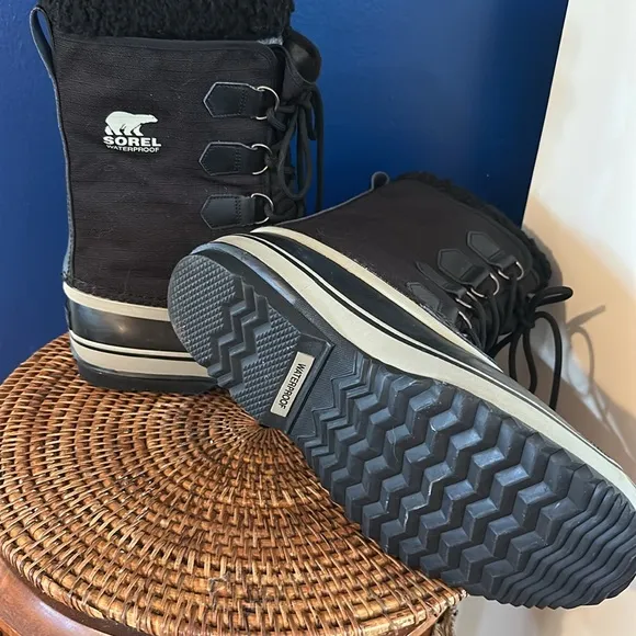Men’s SOREL Caribou Waterproof Nubuck and Rubber Fur Cuff Boots Size 10.5