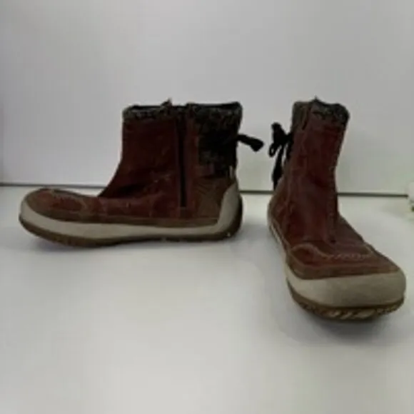 Merrell women's puffin mid chestnut leather boots  size 9