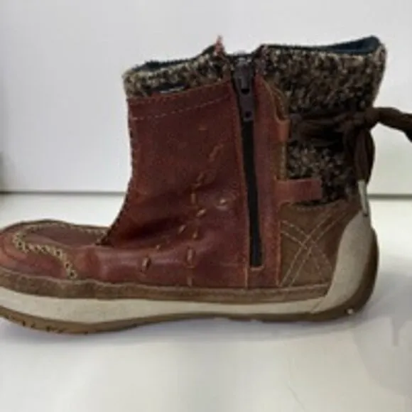 Merrell women's puffin mid chestnut leather boots  size 9