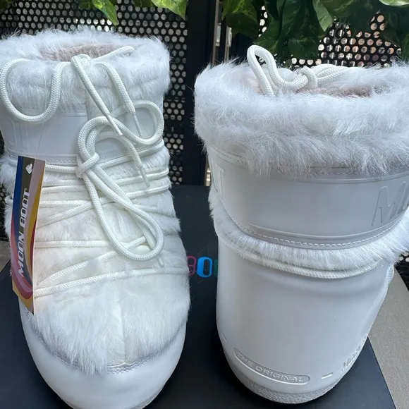 Moon Boot Icon Low White Fur Snow Boots: 36-38 (Fits US 5.5-7.5) NWT, NIB!