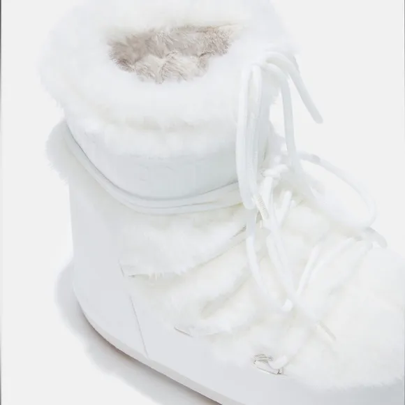 Moon Boot Icon Low White Fur Snow Boots: 36-38 (Fits US 5.5-7.5) NWT, NIB!