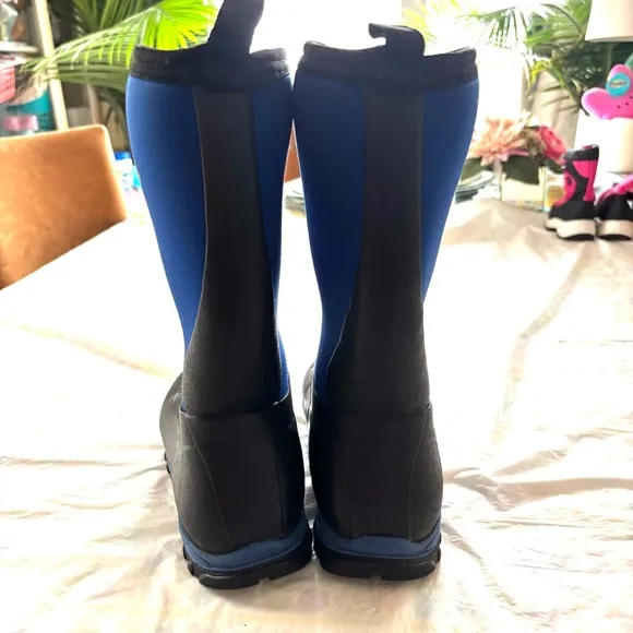 Muck Boots Rugged Ll Rubber Kid's Snow Boot Blue Black Waterproof SZ 7 Worn 1X