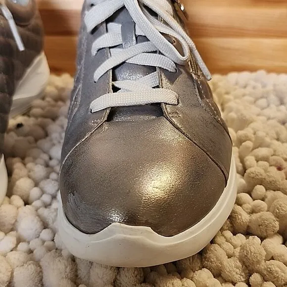 MUNRO EMMIE SILVER QUILTED LACE-UP SNEAKERS WOMAN SIZE 9.5 NWOB