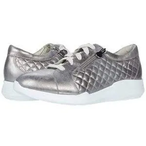 MUNRO EMMIE SILVER QUILTED LACE-UP SNEAKERS WOMAN SIZE 9.5 NWOB