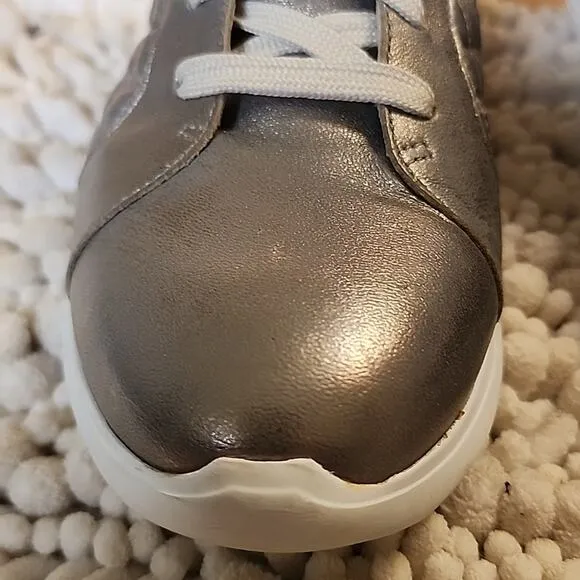 MUNRO EMMIE SILVER QUILTED LACE-UP SNEAKERS WOMAN SIZE 9.5 NWOB