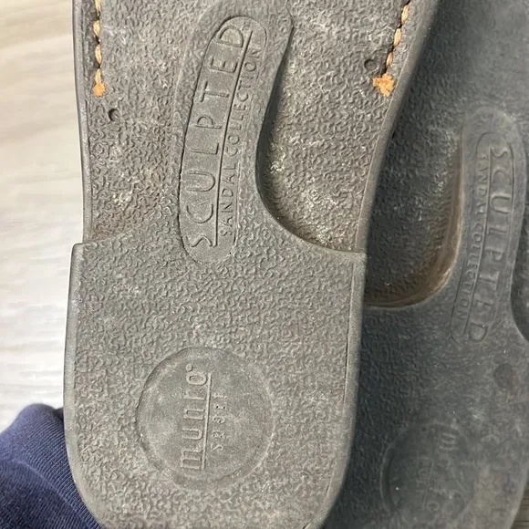 MUNRO VINTAGE LEATHER SANDALS NADE IN USA SIZE 5
