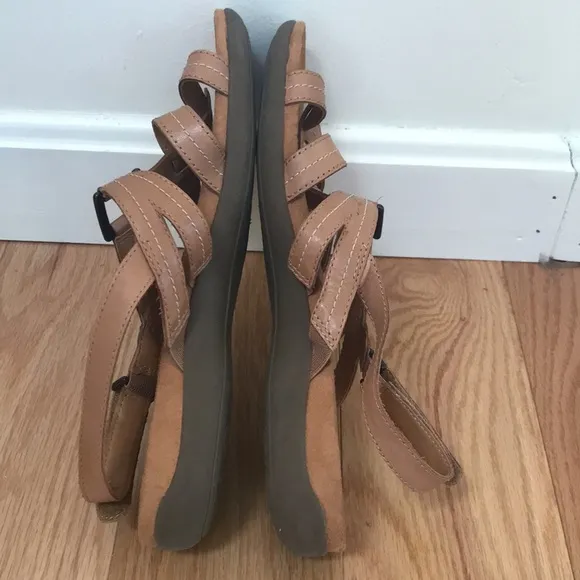 Naturalizer Every brown gladiator slingback sandals 10M.