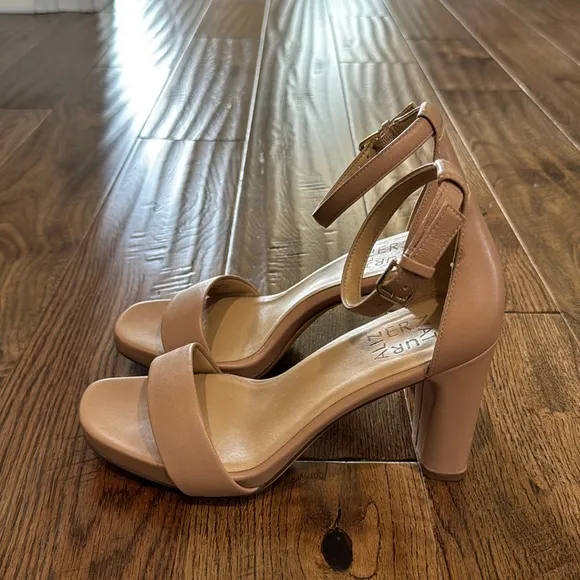Naturalizer Joy Sandals. Nude. Sz 7M