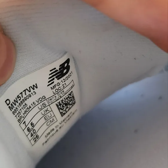 New Balance 577 white walking shoes sneakers
