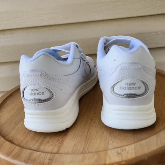 New Balance 577 white walking shoes sneakers
