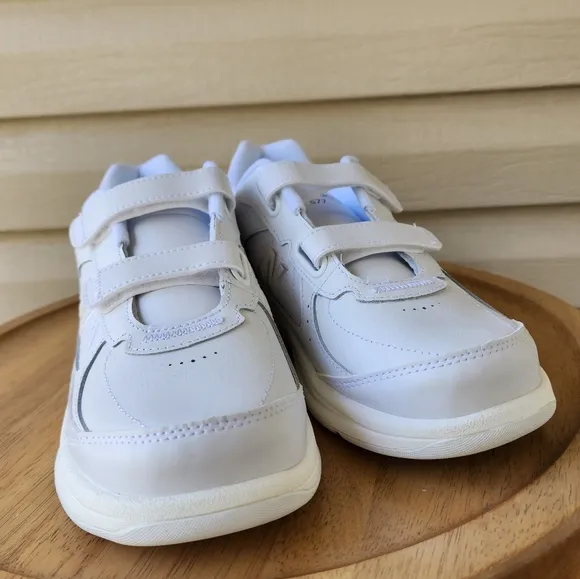 New Balance 577 white walking shoes sneakers