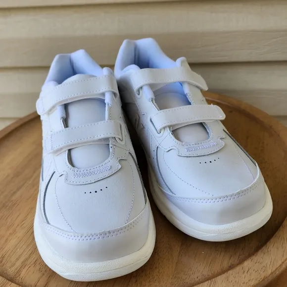 New Balance 577 white walking shoes sneakers
