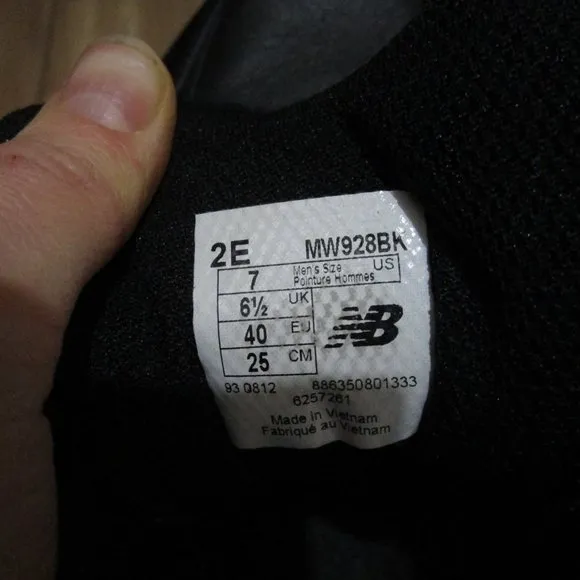 NEW BALANCE Men's size 7 2E WIDE Black Leather 928 Walking Shoes WORN ONCE