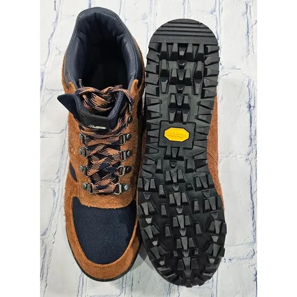 New Balance Rainier Hiking Sneaker Boots Brown URAINECA MENS SIZE 10.5