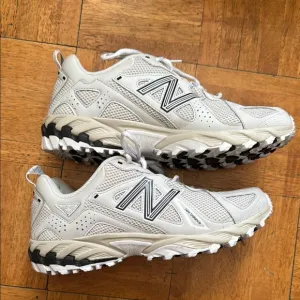New Balance v610