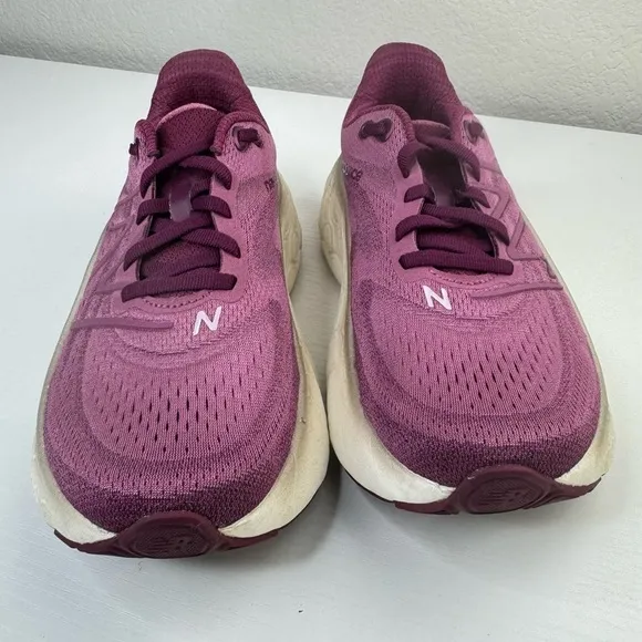 New Balance Women's Fresh Foam X More V4 Running Shoe Size 7 Purple