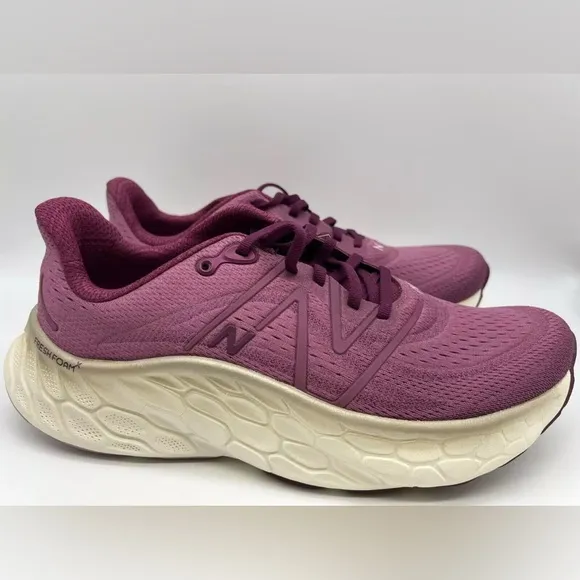 New Balance Women's Fresh Foam X More V4 Running Shoe Size 7 Purple