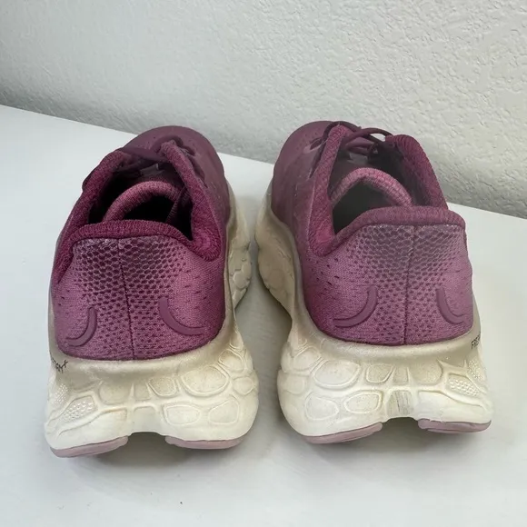 New Balance Women's Fresh Foam X More V4 Running Shoe Size 7 Purple