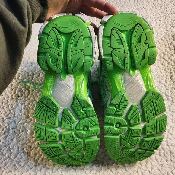 new Balenciaga Runner Fluo Green  men sneakers 41 left us 8 size 40 right US 7