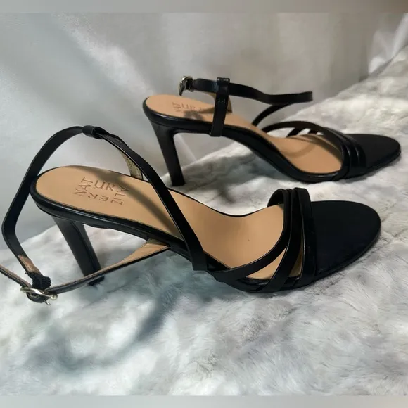 New Naturalizer Kimberly Strappy Dress Sandals Black 11