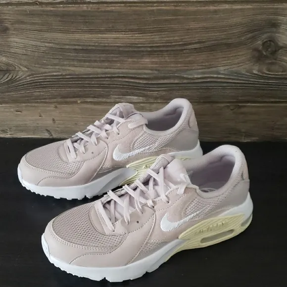 New Nike Air Max Women's Sneakers - Light Pink