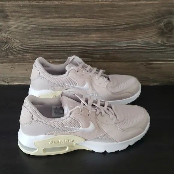 New Nike Air Max Women's Sneakers - Light Pink