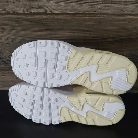 New Nike Air Max Women's Sneakers - Light Pink