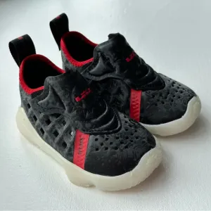 NEW Nike Lebron XVII Dunked Water Shoes size 5c