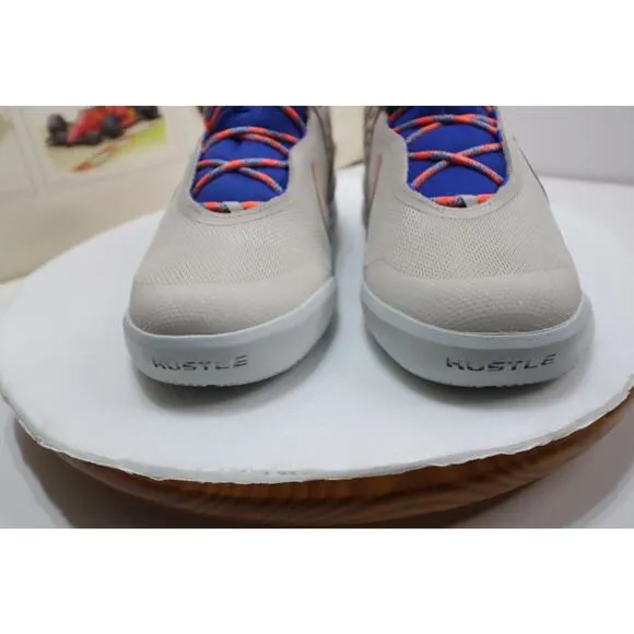 new Nike Team Hustle D 10 Desert Sand Boys Size 7Y CZ4179-001