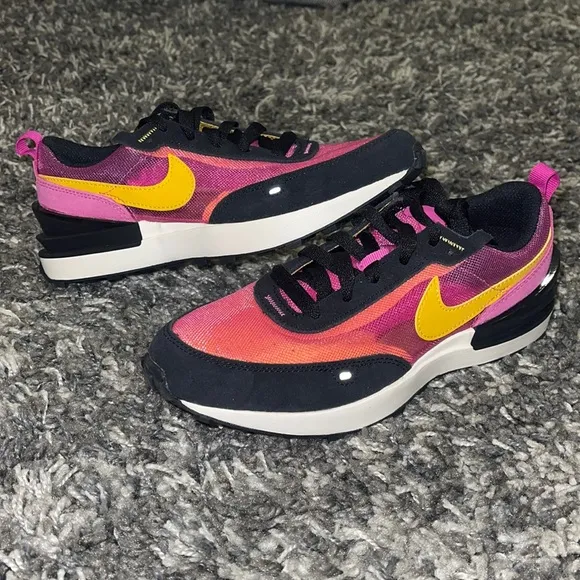New NIKE Waffle One (PS) in Active Fuchsia / University Gold