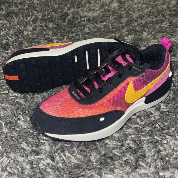 New NIKE Waffle One (PS) in Active Fuchsia / University Gold