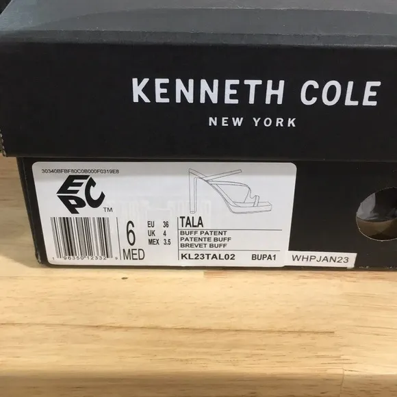 New WB Woman’s Kenneth Cole New York Tala Healed Sandals
