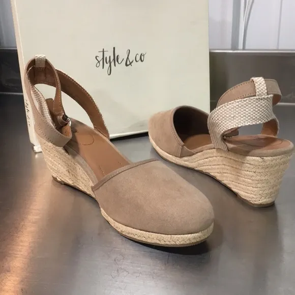 New WB Woman’s Style &amp; Co Wedge Sandals