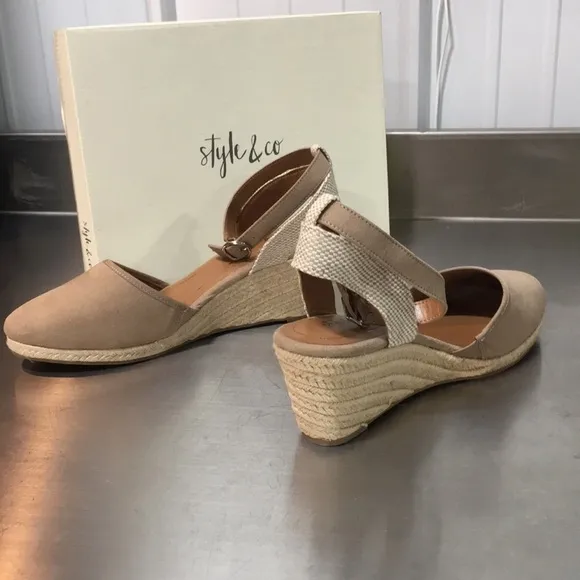 New WB Woman’s Style &amp; Co Wedge Sandals