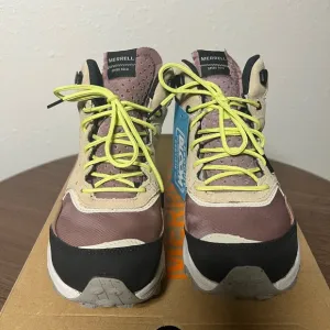 NEW WITH BOX MERRELL SPEED SOLOMID WOMENS SIZE 10