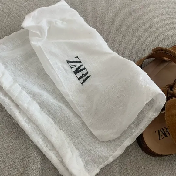 New Zara kids Sandals sz 38