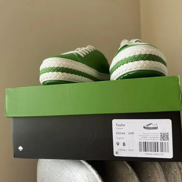 NIB Kate Spade Taylor Sneakers in Ks Green| size 9 Limited Edition