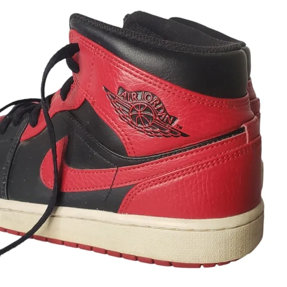 Nike Air Jordan 1 Mid Banned Mens Size 9.5 Athletic Shoes Sneakers 554724-074