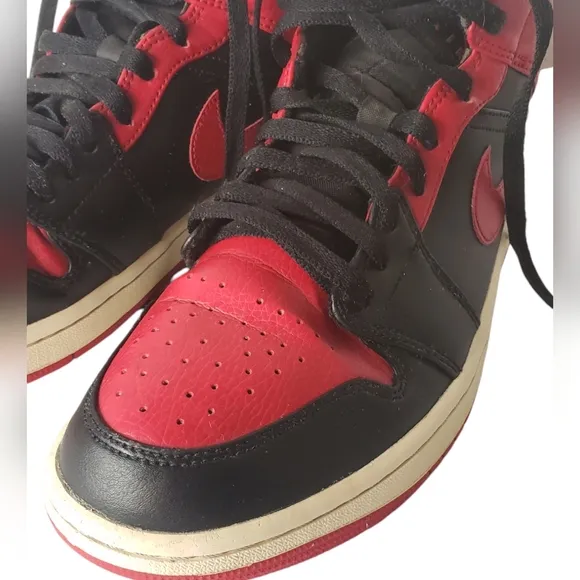 Nike Air Jordan 1 Mid Banned Mens Size 9.5 Athletic Shoes Sneakers 554724-074