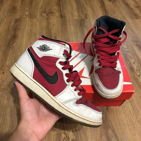 NIKE air jordan 1 retro carmine mid top shoes sneakers women’s 6 = 4.5Y