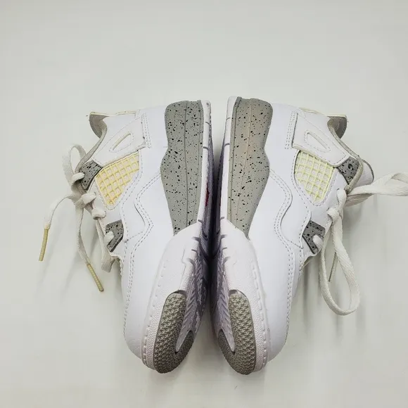 Nike Boys Air Jordan 4 BQ7670-100 White Basketball Shoes Sneakers Size 10C Flaw