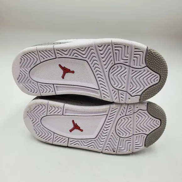 Nike Boys Air Jordan 4 BQ7670-100 White Basketball Shoes Sneakers Size 10C Flaw