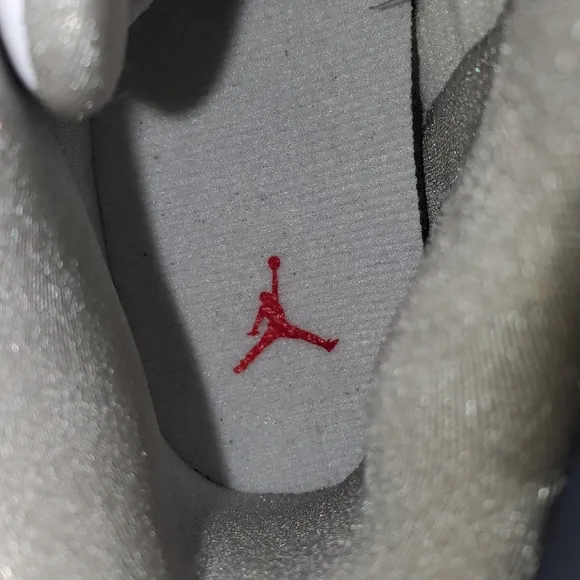 Nike Boys Air Jordan 4 BQ7670-100 White Basketball Shoes Sneakers Size 10C Flaw
