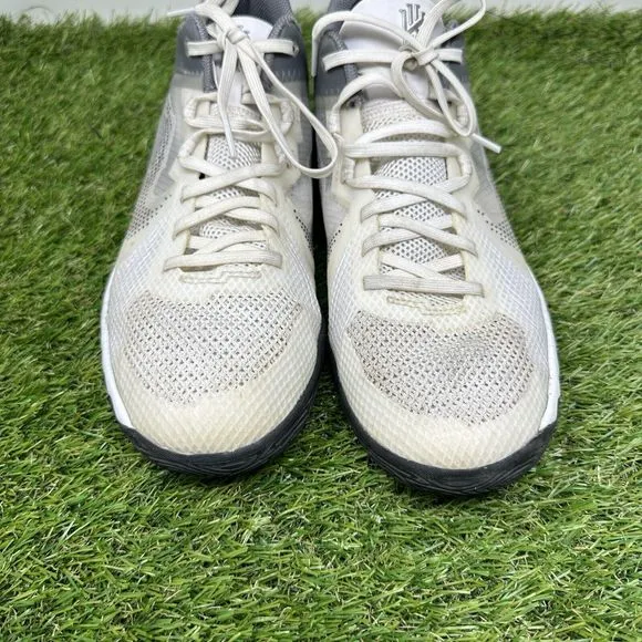 Nike Boys Kyrie Flytrap 5 DD0340-112 White Basketball Shoes Sneakers Size 6.5Y
