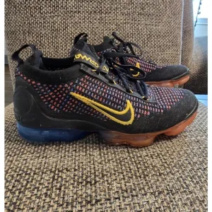 Nike Boys Vapormax Shoes Sneakers 4.5 4.5y