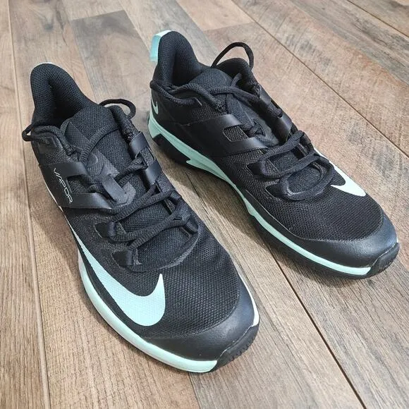 Nike Court Vapor Lite HC Size Men’s Size 10 Tennis Shoes Black Mint Green Swoosh