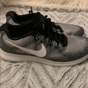 Nike free RN sneakers men’s size 8 Nike shoes
