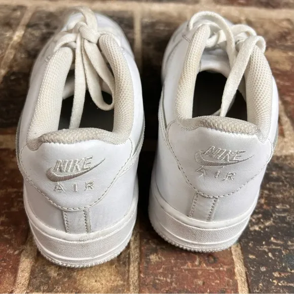 Nike Kids GS DH2920-111 White On White Air Force 1 LE Casual Lace Up Shoes Sz 7Y